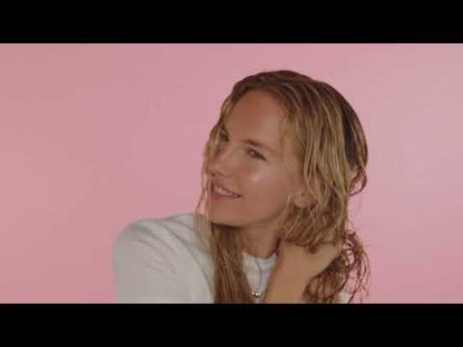 Video umberto-giannini_Curl-Foam-Anti-Frizz-Styling-Mousse-200ml_5060472672414